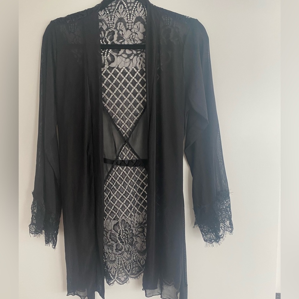 Sheer Robe - Picture 3 of 3